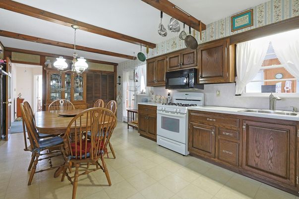 Dining room, Interior, Kitchen, Pendant Lights, Wooden Beams