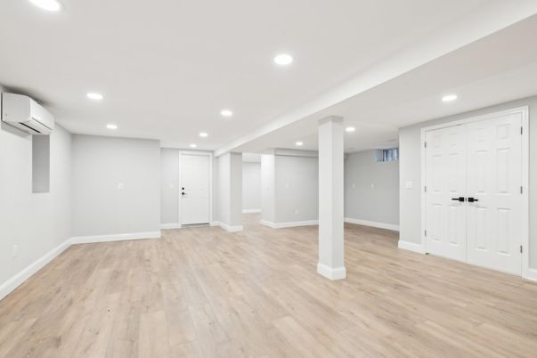 Empty room, Interior, Recessed Lighting, Wood Texture Flooring