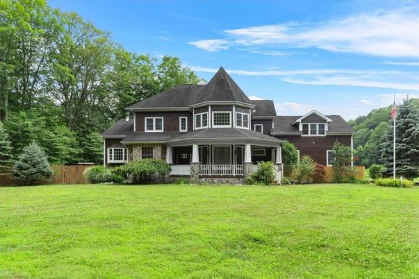 Backyard, Exterior, Facade, Queen Anne Victorian