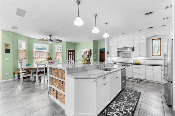 Dining room, Interior, Kitchen, Pendant Lights, Recessed Lighting, Stainless Steel Appliances