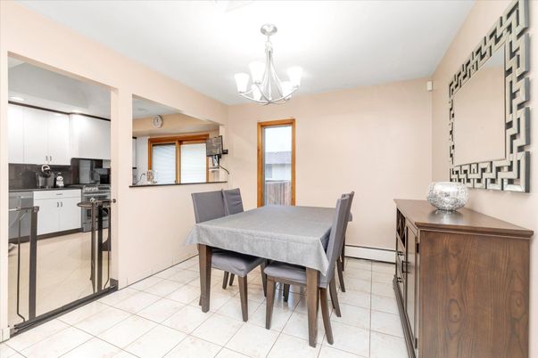 Chandelier, Dining room, Interior, Kitchen