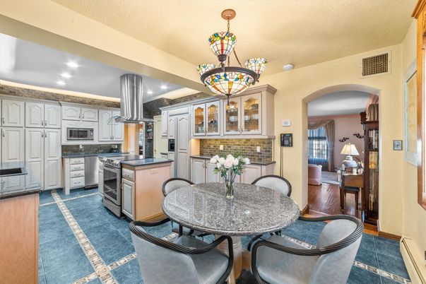 Dining room, Interior, Kitchen, Pendant Lights, Recessed Lighting, Stainless Steel Appliances