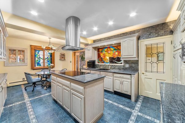 Dining room, Interior, Kitchen, Pendant Lights, Recessed Lighting