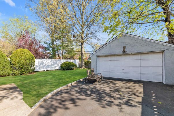 Detached Garage, Exterior