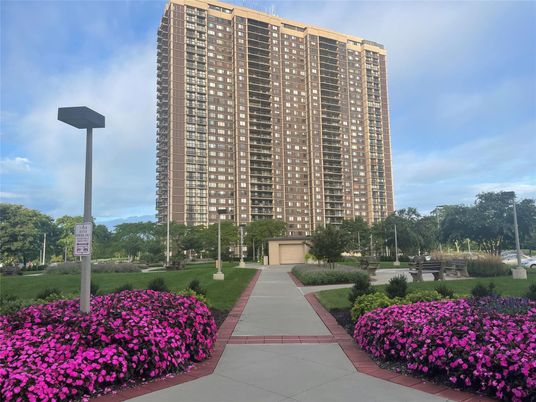 Exterior, Facade, Highrise