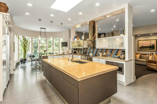 Dining room, Interior, Kitchen, Living room, Pendant Lights, Recessed Lighting, Stainless Steel Appliances