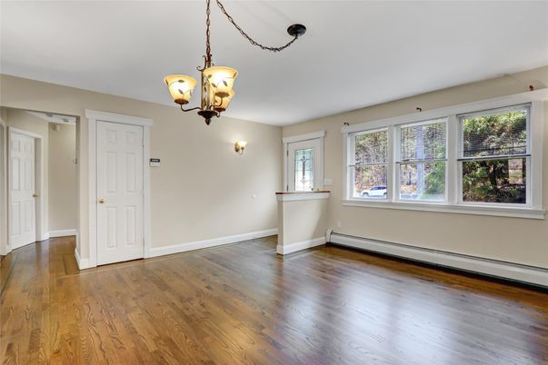 Empty room, Interior, Pendant Lights, Wood Texture Flooring