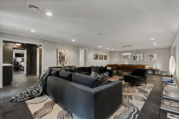 Interior, Living room, Pendant Lights, Recessed Lighting