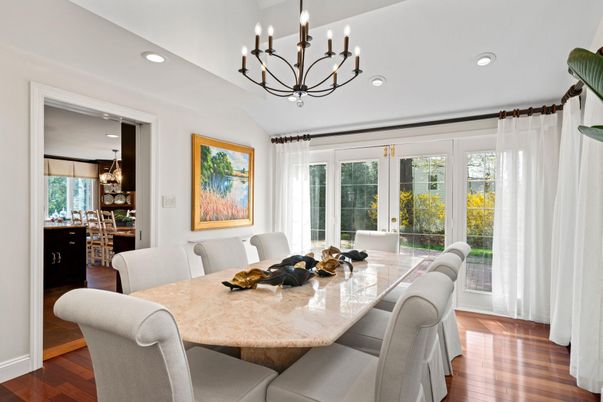 Chandelier, Dining room, Interior, Recessed Lighting, Wood Texture Flooring
