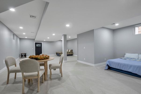 Bedroom, Dining room, Interior, Recessed Lighting