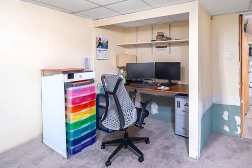 Home Office, Interior