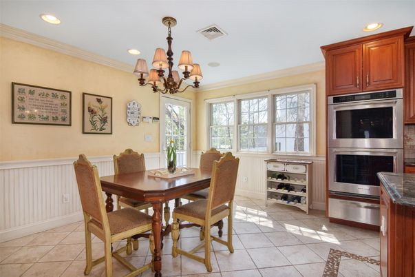 Chandelier, Dining room, Interior, Kitchen, Recessed Lighting, Stainless Steel Appliances