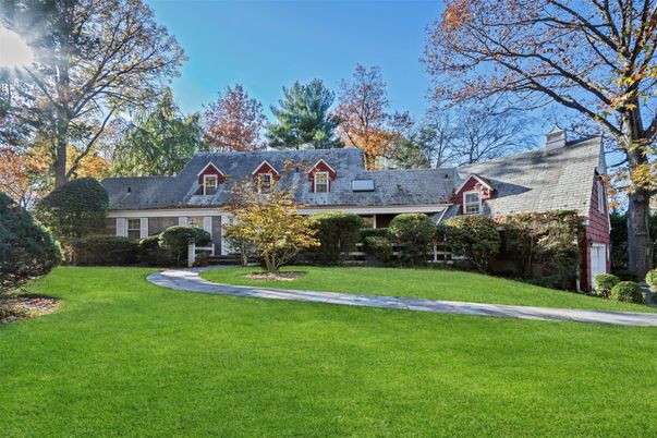 Backyard, Exterior, Facade, Cape Cod