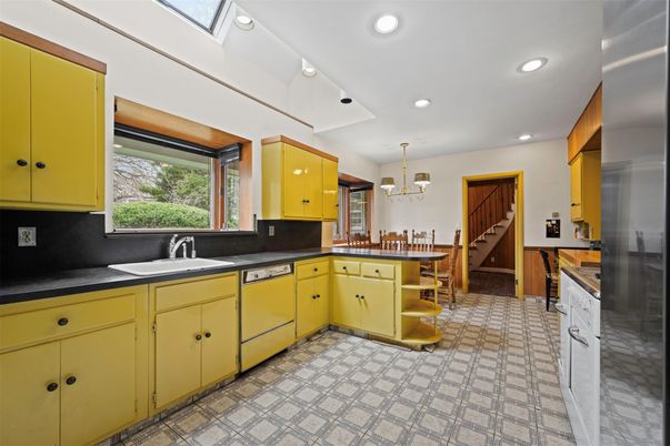 Chandelier, Dining room, Interior, Kitchen, Recessed Lighting