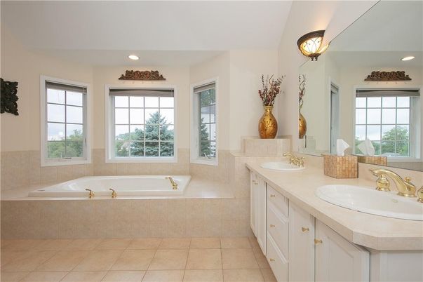 Bathroom, Dual Sink Vanities, Interior, Recessed Lighting