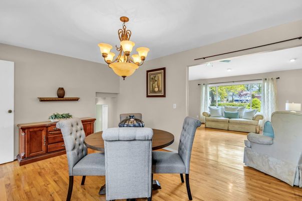 Chandelier, Dining room, Interior, Living room, Recessed Lighting, Wood Texture Flooring