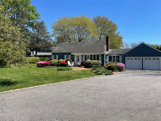 Attached, Exterior, Facade, Ranch
