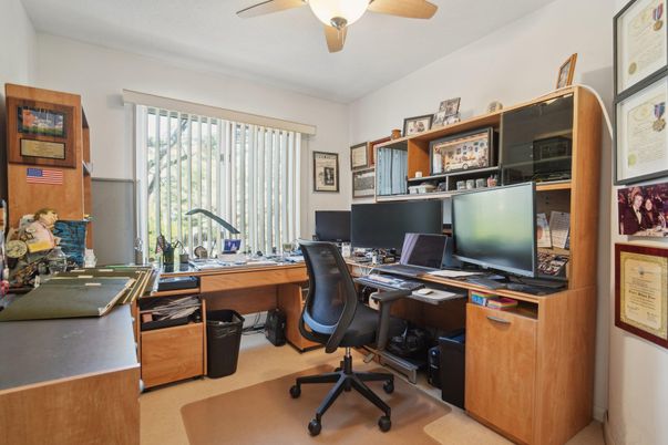 Home Office, Interior