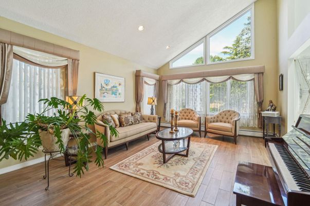 Interior, Living room, Piano, Recessed Lighting, Wood Texture Flooring