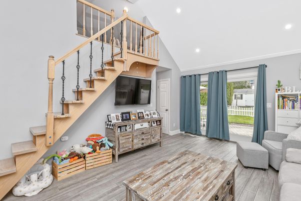 Interior, Recessed Lighting, Wood Texture Flooring