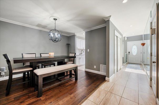 Chandelier, Dining room, Interior, Pendant Lights, Recessed Lighting, Wood Texture Flooring