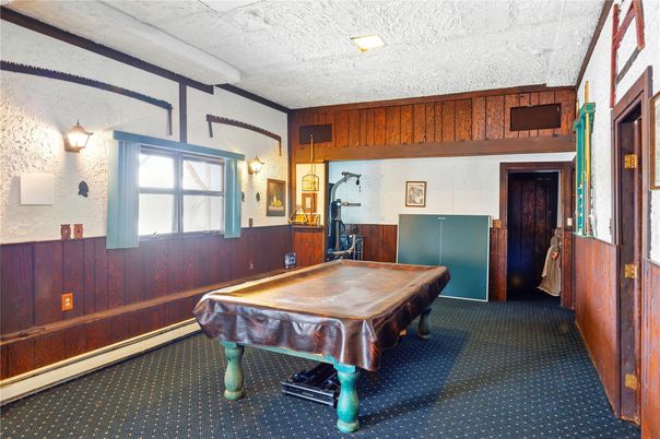 Billiard Table, Game Room, Interior