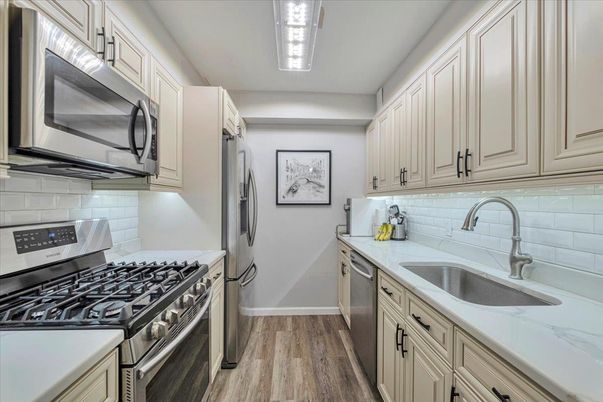 Interior, Kitchen, Stainless Steel Appliances, Wood Texture Flooring