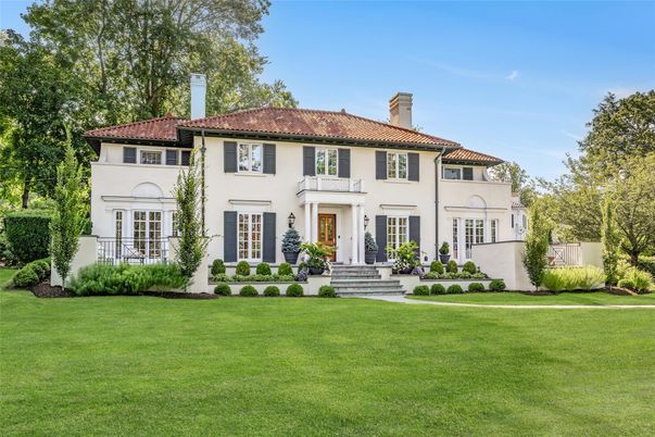 Backyard, Exterior, Facade, French Provincial