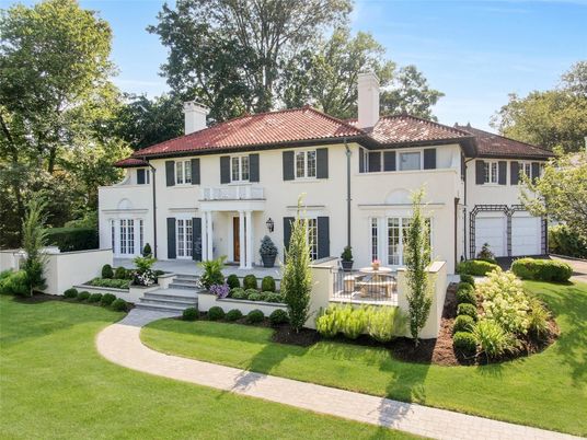 Backyard, Exterior, Facade, French Provincial