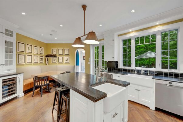 Dining room, Interior, Kitchen, Pendant Lights, Recessed Lighting, Stainless Steel Appliances, Wood Texture Flooring
