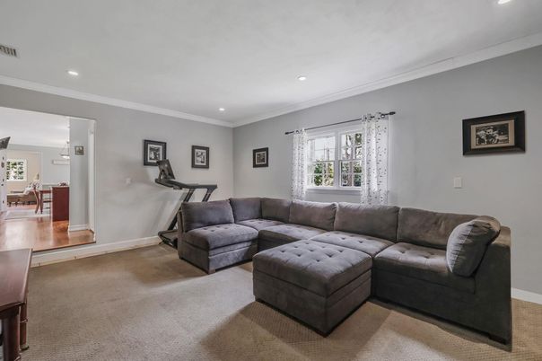 Fitness Equipment, Interior, Living room, Recessed Lighting