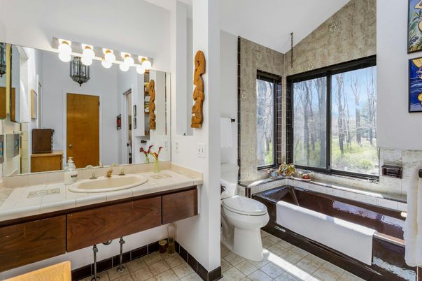 Bathroom, Interior, Tile Countertops