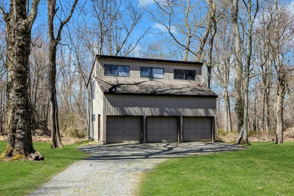 Detached Garage, Exterior