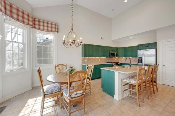 Chandelier, Dining room, Interior, Kitchen, Recessed Lighting, Stainless Steel Appliances