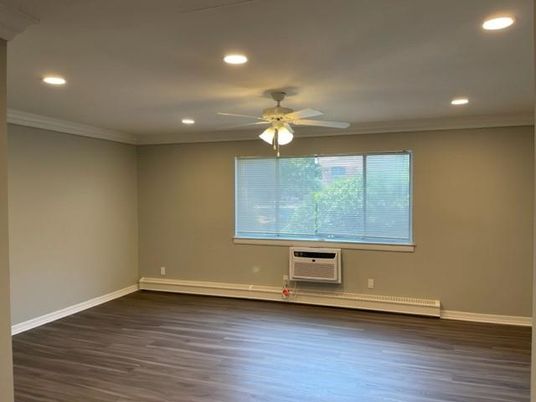 Empty room, Interior, Recessed Lighting, Wood Texture Flooring