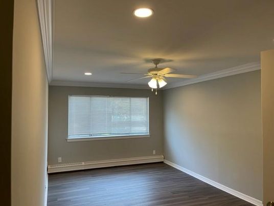 Empty room, Interior, Recessed Lighting, Wood Texture Flooring