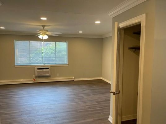 Empty room, Interior, Recessed Lighting, Wood Texture Flooring