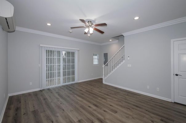 Empty room, Interior, Recessed Lighting, Wood Texture Flooring