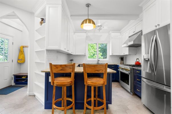 Interior, Kitchen, Pendant Lights, Stainless Steel Appliances