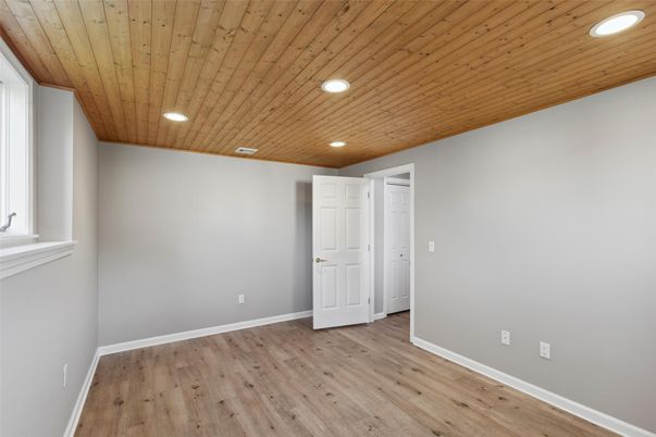 Empty room, Interior, Recessed Lighting, Wooden Ceilings, Wood Texture Flooring