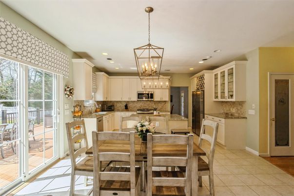 Chandelier, Dining room, Interior, Kitchen, Pendant Lights, Recessed Lighting, Stainless Steel Appliances