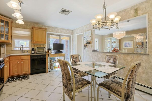 Chandelier, Dining room, Interior, Kitchen, Pendant Lights