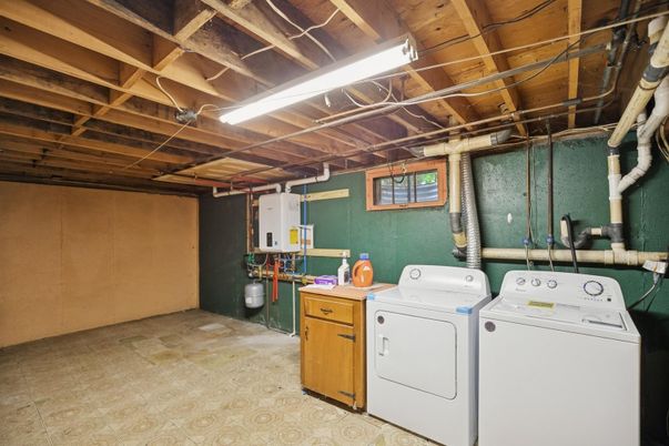 Interior, Washer, Wooden Beams, Wooden Ceilings