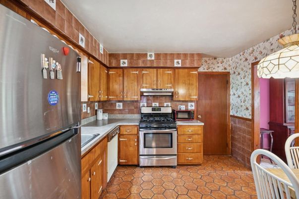 Interior, Kitchen, Stainless Steel Appliances