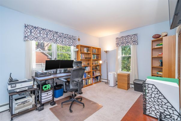 Home Office, Interior