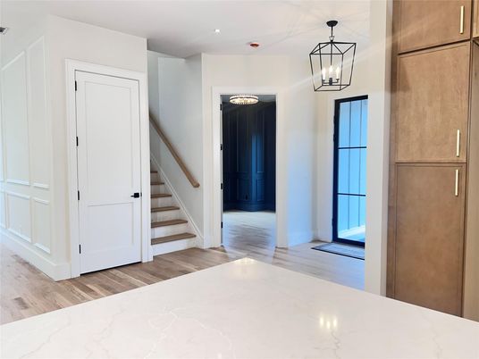Interior, Pendant Lights, Recessed Lighting, Wood Texture Flooring