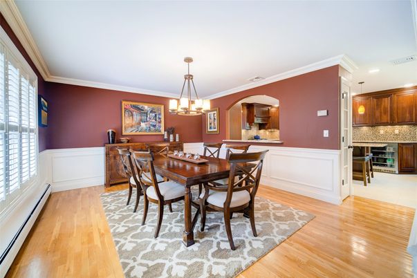 Chandelier, Dining room, Interior, Pendant Lights, Recessed Lighting, Wood Texture Flooring