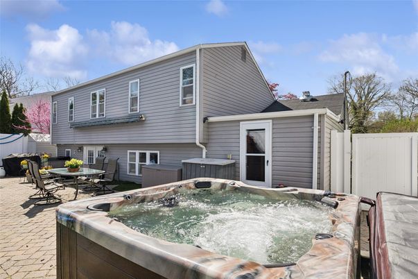 Exterior, Hot Tub