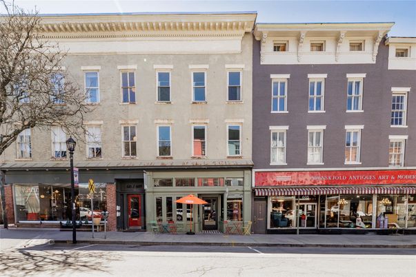 Exterior, Facade, Rowhouse