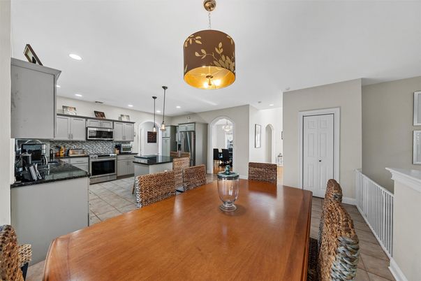 Dining room, Interior, Kitchen, Pendant Lights, Recessed Lighting, Stainless Steel Appliances